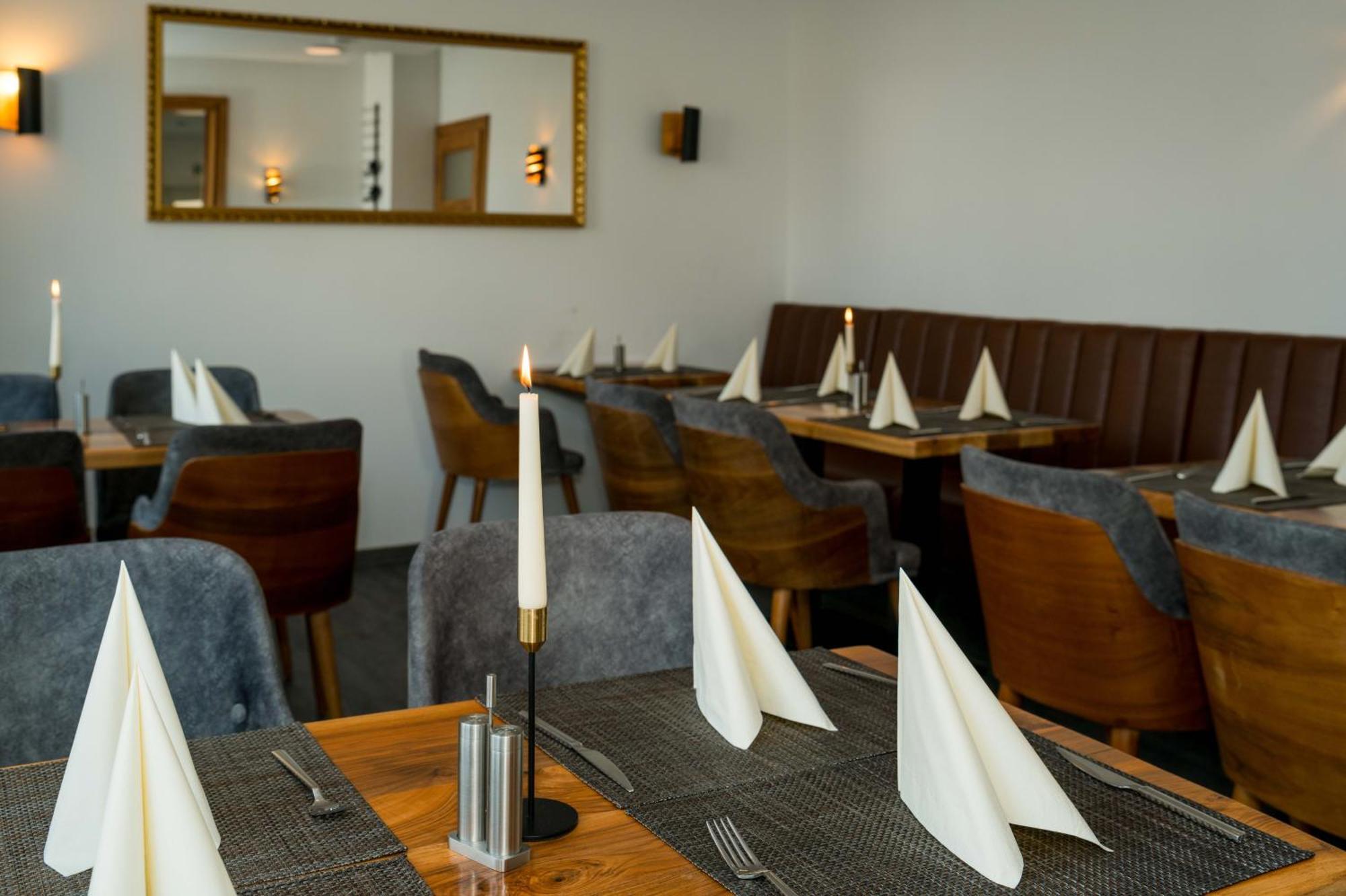 Roca Restaurant Und Hotel Bommersheim Buitenkant foto