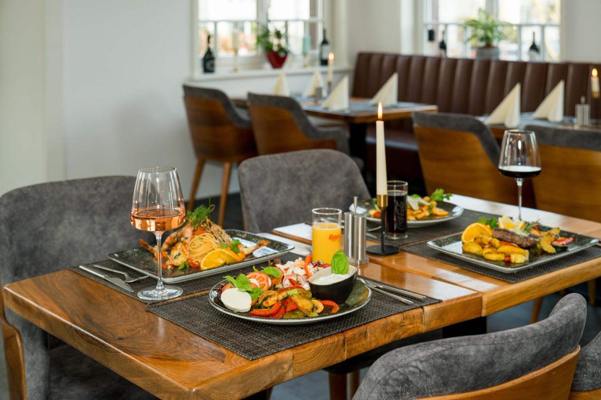 Roca Restaurant Und Hotel Bommersheim Buitenkant foto
