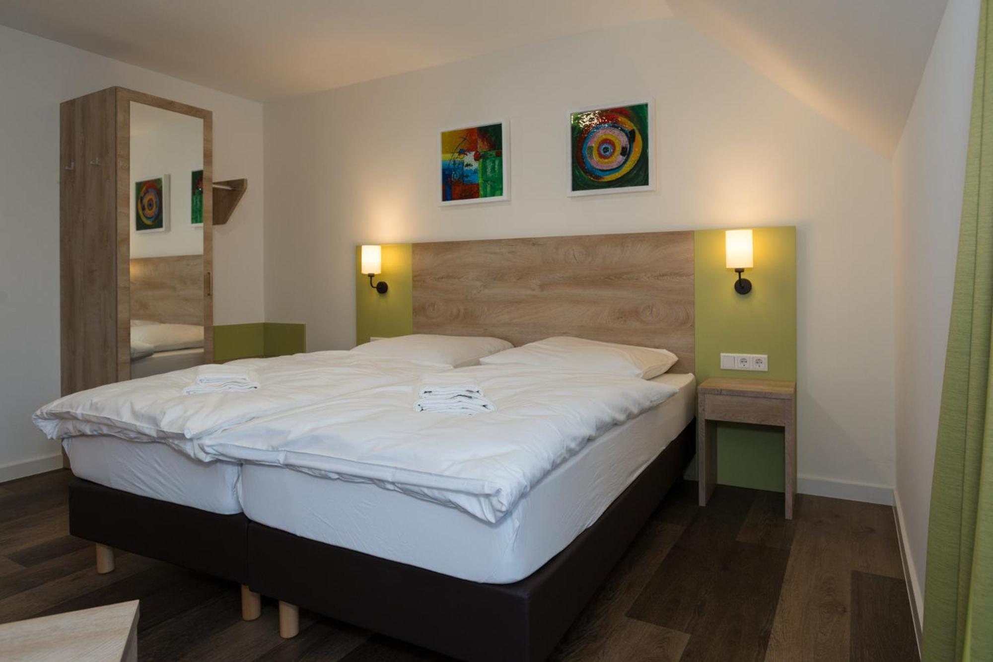 Roca Restaurant Und Hotel Bommersheim Buitenkant foto